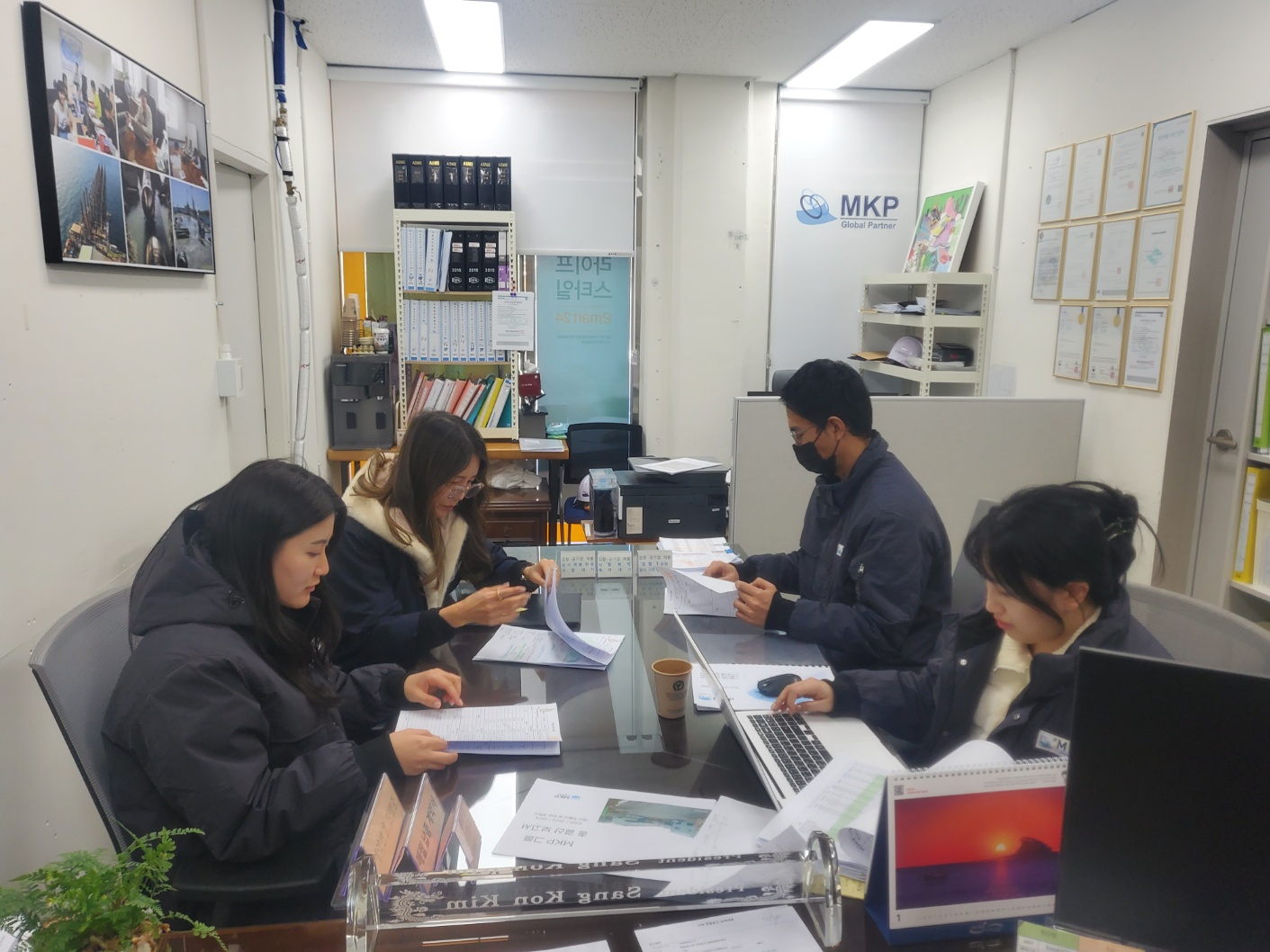 제조공장 사무실